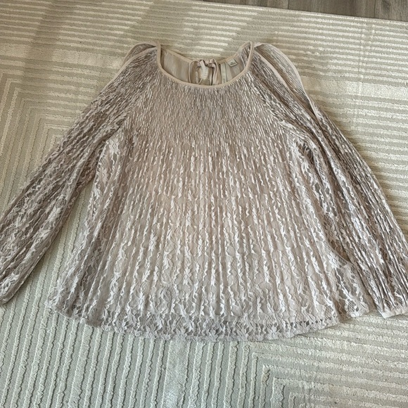 Lauren Conrad Lace Beige Open Shoulder Blouse - Picture 2 of 13